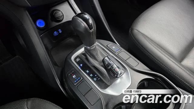 Hyundai Santa Fe 2016 thumb 9