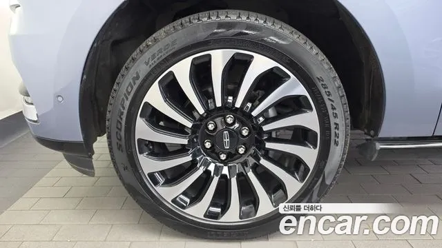Lincoln Navigator 2023 thumb 5