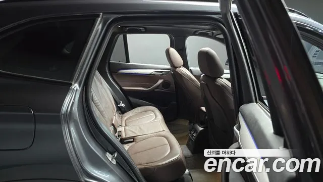 BMW X1 2022 thumb 11