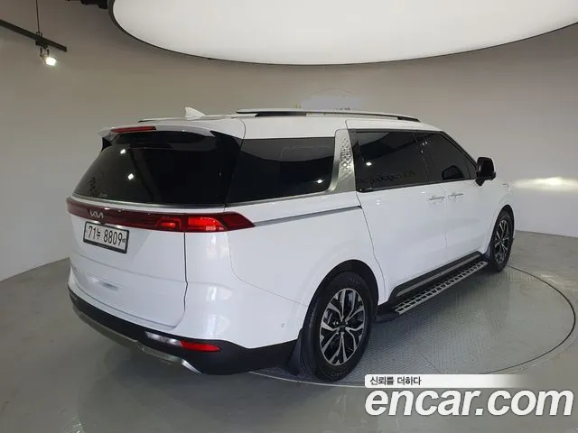 Kia Carnival 2021 thumb 2