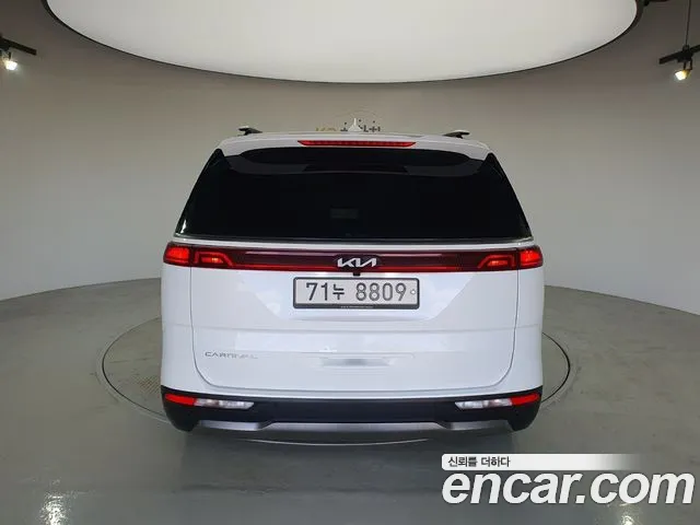 Kia Carnival 2021 thumb 4
