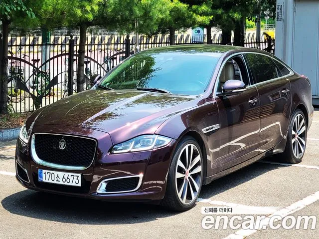 Jaguar XJ 2018 thumb 2