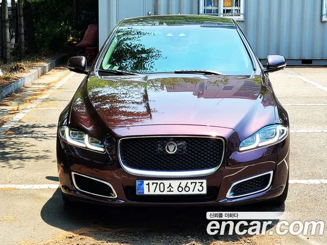 Jaguar XJ 2018 thumb 3