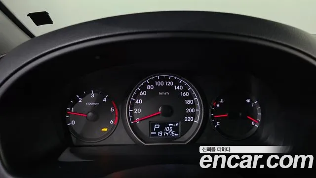 Hyundai Starex 2016 thumb 8