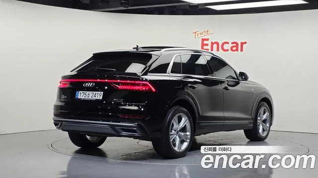 Audi Q8 2023 thumb 2