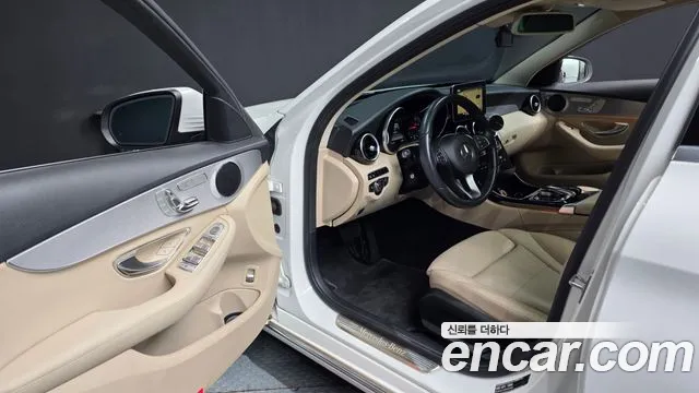 Mercedes-Benz C-Класс 2016 thumb 10
