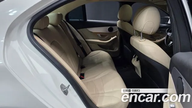 Mercedes-Benz C-Класс 2016 thumb 12