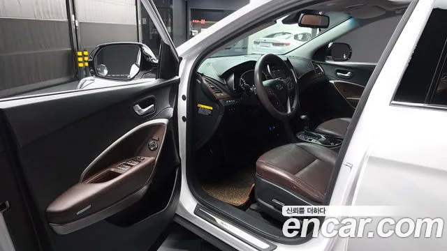 Hyundai Santa Fe 2016 thumb 9