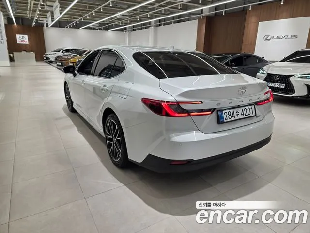 Toyota Camry 2025 thumb 2