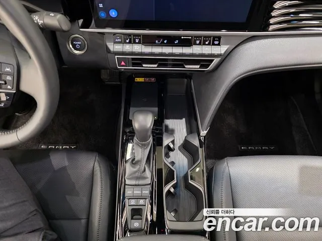 Toyota Camry 2025 thumb 9