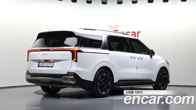 Kia Carnival 2024 thumb 2