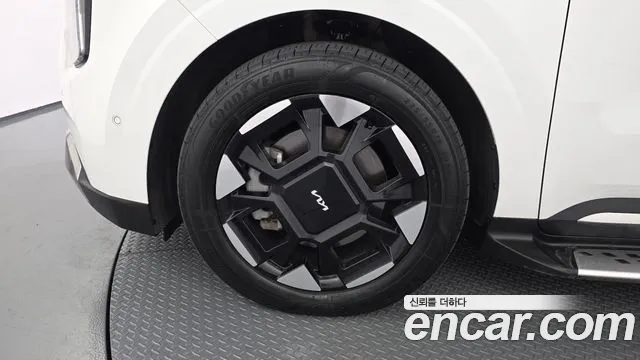 Kia Carnival 2024 thumb 5