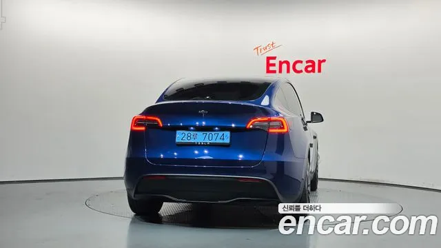 Tesla Model Y 2024 thumb 4