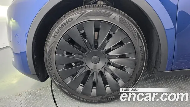 Tesla Model Y 2024 thumb 5