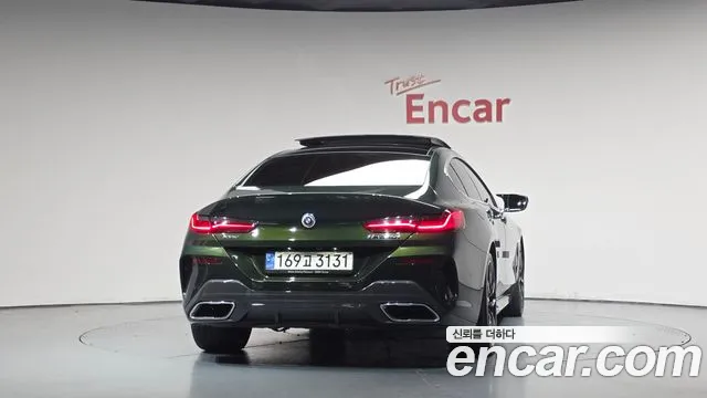 BMW 8-Series 2022 thumb 3