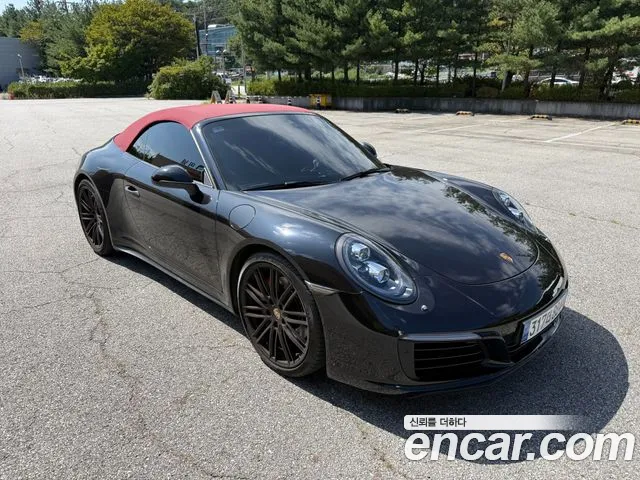Porsche 911 2018 thumb 3