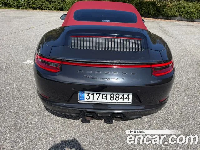 Porsche 911 2018 thumb 5