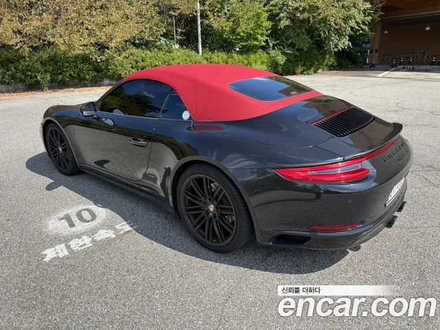 Porsche 911 2018 thumb 6