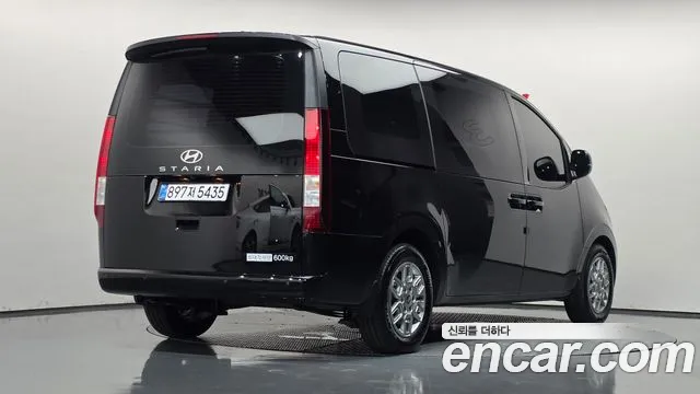 Hyundai Staria 2026 thumb 2