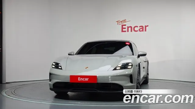Porsche Taycan 2024 thumb 3