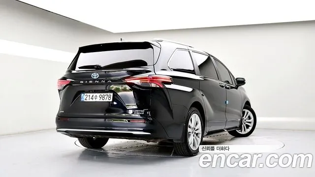 Toyota Sienna 2021 thumb 2