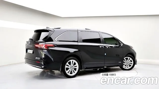 Toyota Sienna 2021 thumb 4