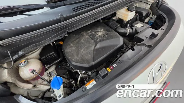 Hyundai Staria 2023 thumb 6
