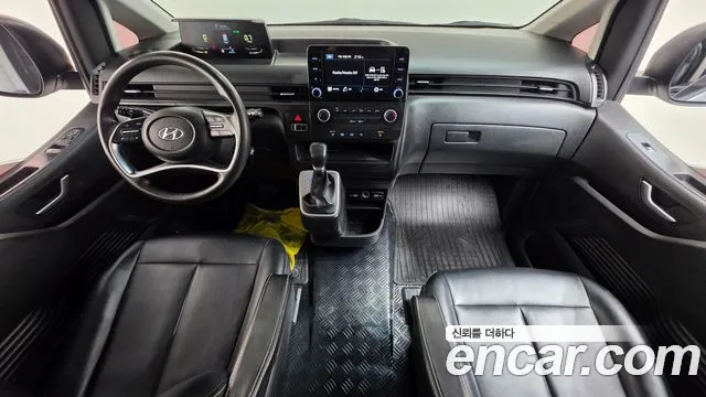 Hyundai Staria 2023 thumb 7