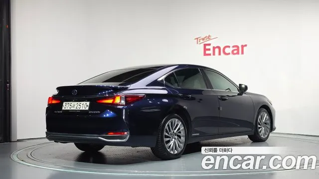 Lexus ES 2021 thumb 2