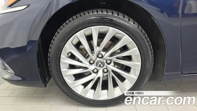 Lexus ES 2021 thumb 5