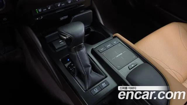 Lexus ES 2021 thumb 9