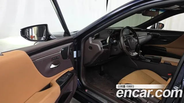 Lexus ES 2021 thumb 10
