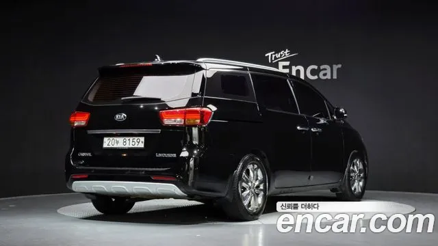 Kia Carnival 2015 thumb 2