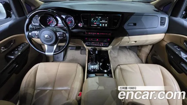 Kia Carnival 2015 thumb 7