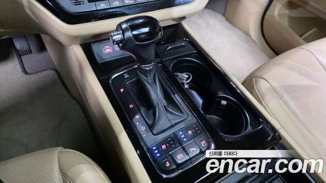 Kia Carnival 2015 thumb 9