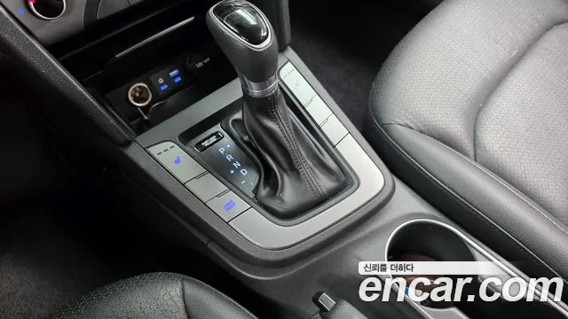 Hyundai Avante 2017 thumb 9