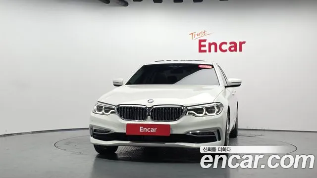 BMW 5-Series 2020 thumb 2