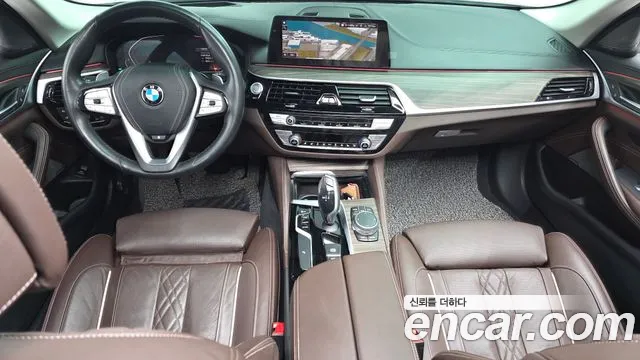 BMW 5-Series 2020 thumb 6