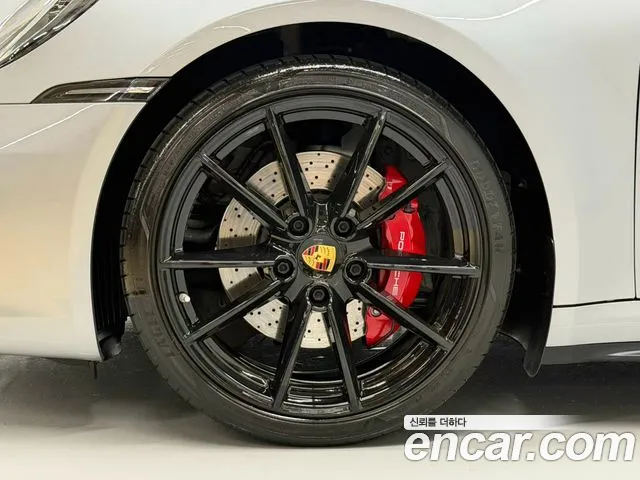 Porsche 911 2020 thumb 5