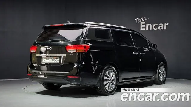 Kia Carnival 2014 thumb 2