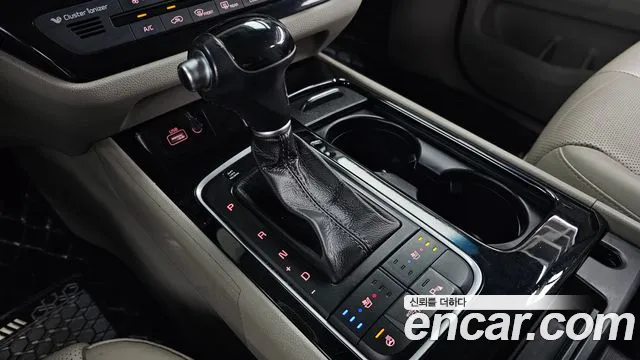 Kia Carnival 2014 thumb 9