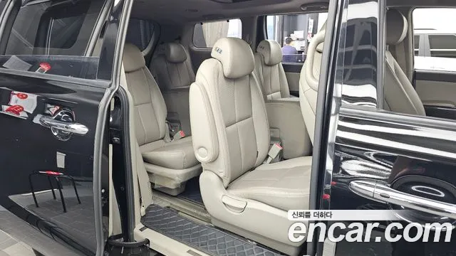 Kia Carnival 2014 thumb 12