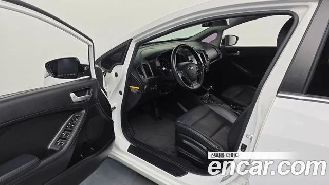 Kia K3 2013 thumb 10
