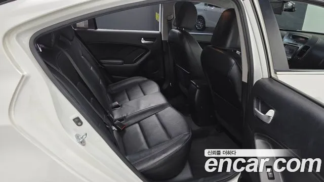 Kia K3 2013 thumb 11