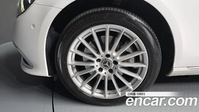 Mercedes-Benz E-Класс 2021 thumb 4