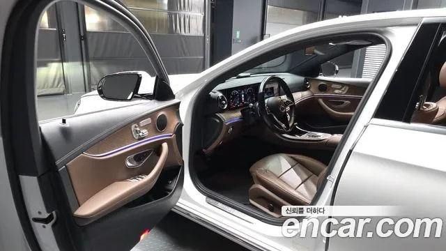 Mercedes-Benz E-Класс 2021 thumb 9