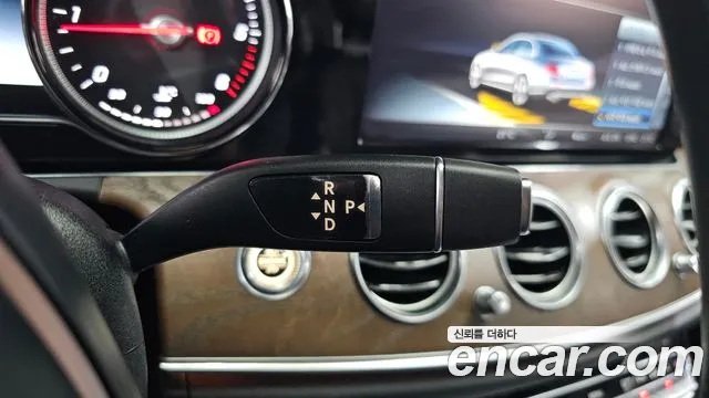 Mercedes-Benz E-Класс 2018 thumb 9