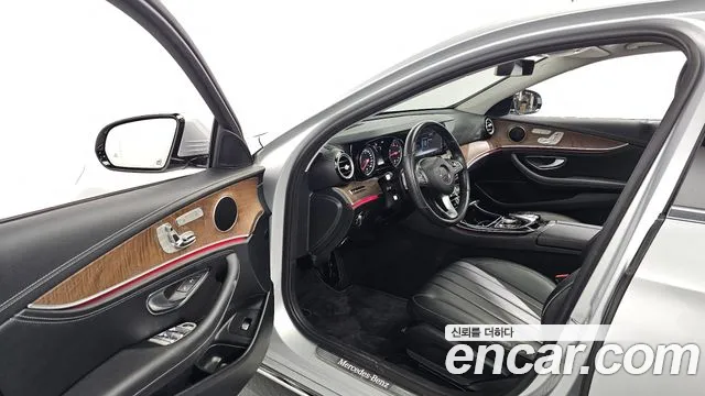 Mercedes-Benz E-Класс 2018 thumb 10