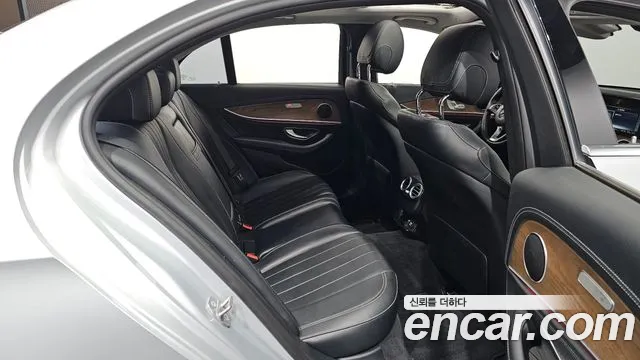 Mercedes-Benz E-Класс 2018 thumb 12