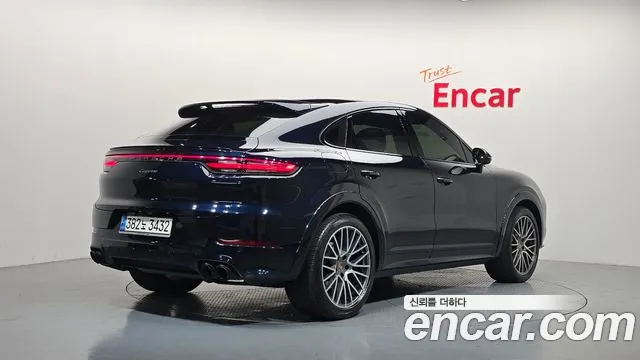 Porsche Cayenne 2022 thumb 2